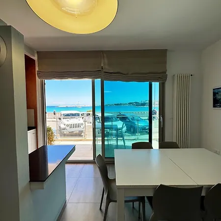 Daire Elegante Lungomare Kennedy