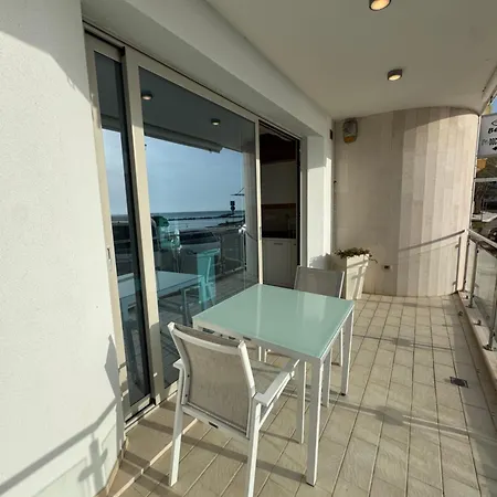 Elegante Lungomare Kennedy Apartman *